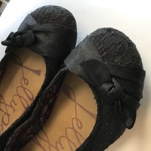 Black Flats with Bow and Lace